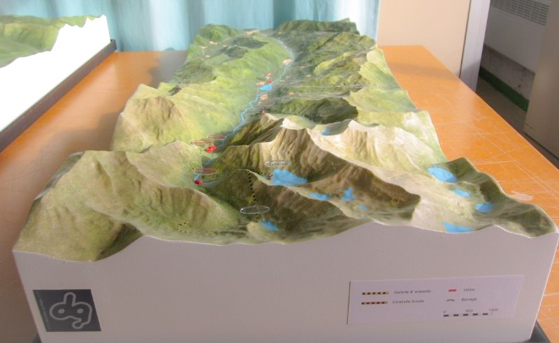 Maquette topographique couleur au 1/25000ème de la Vallée du Louron