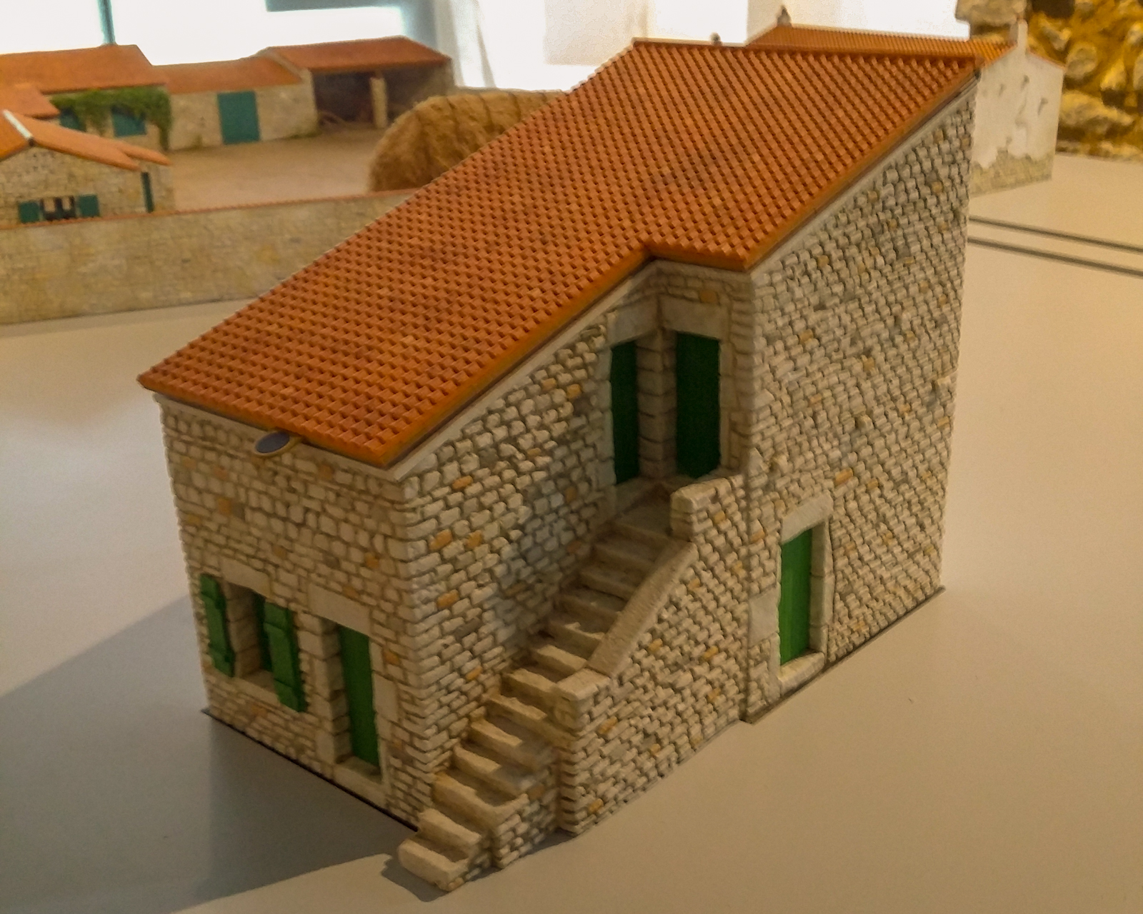 Ducaroy Grange - Des maquettes de maisons miniatures manipulables