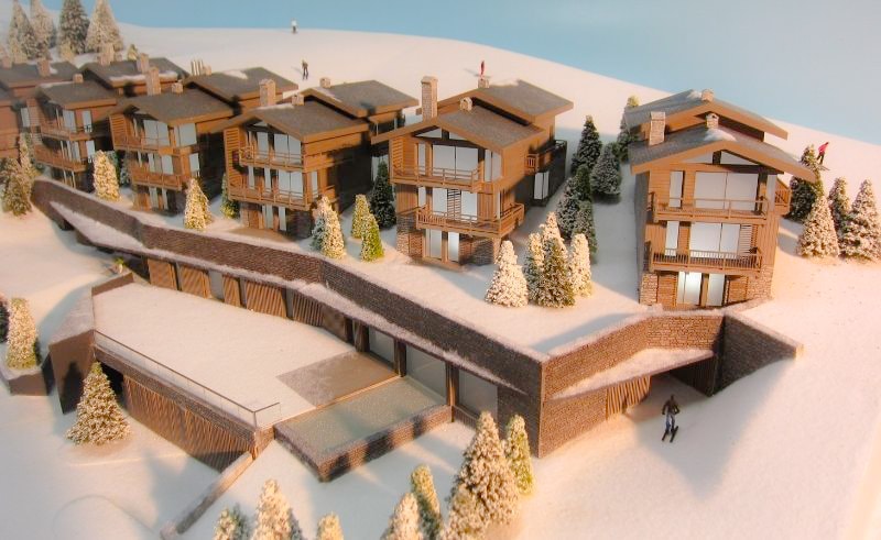 Maquette architecturale de promotion immobilière au 1/125 d'un projet de construction d'un complexe de chalets à Courchevel