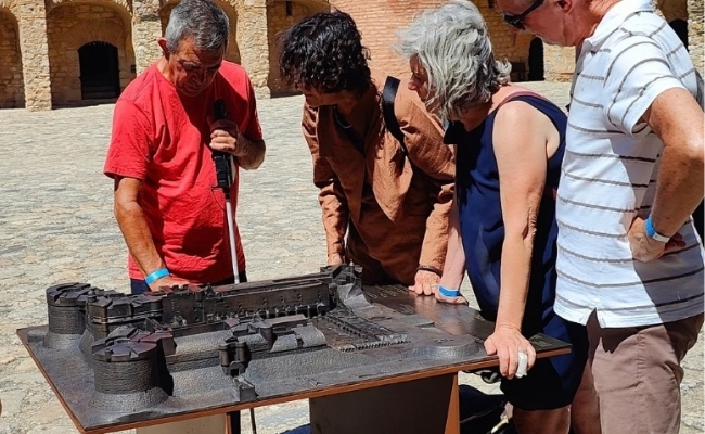 Maquette tactile accessible en bronze de la forteresse de Salses