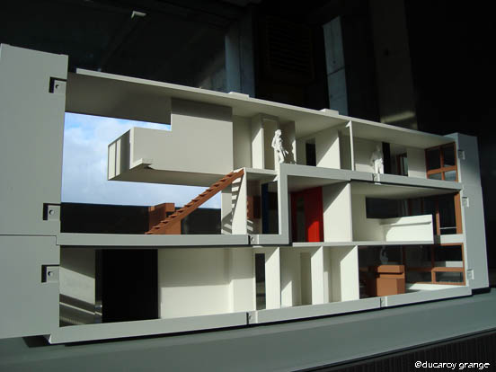 Maquette pédagogique tactile au 1/25 de détail d'une unité d'habitation du site Le Corbusier à Firminy (42)