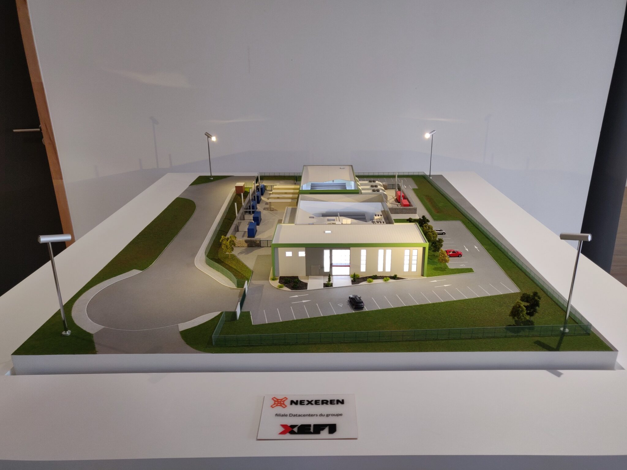 Maquette industrielle des datacenters Nexeren du Groupe Xefi - Vue en écorché du process