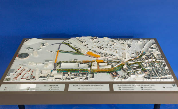 Maquette d'urbanisme animée au 1/1000 de la ville de Chambéry - Aménagement de l'axe de la Leysse